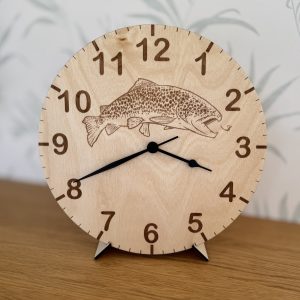 Taimen Seinäkello / Pöytäkello